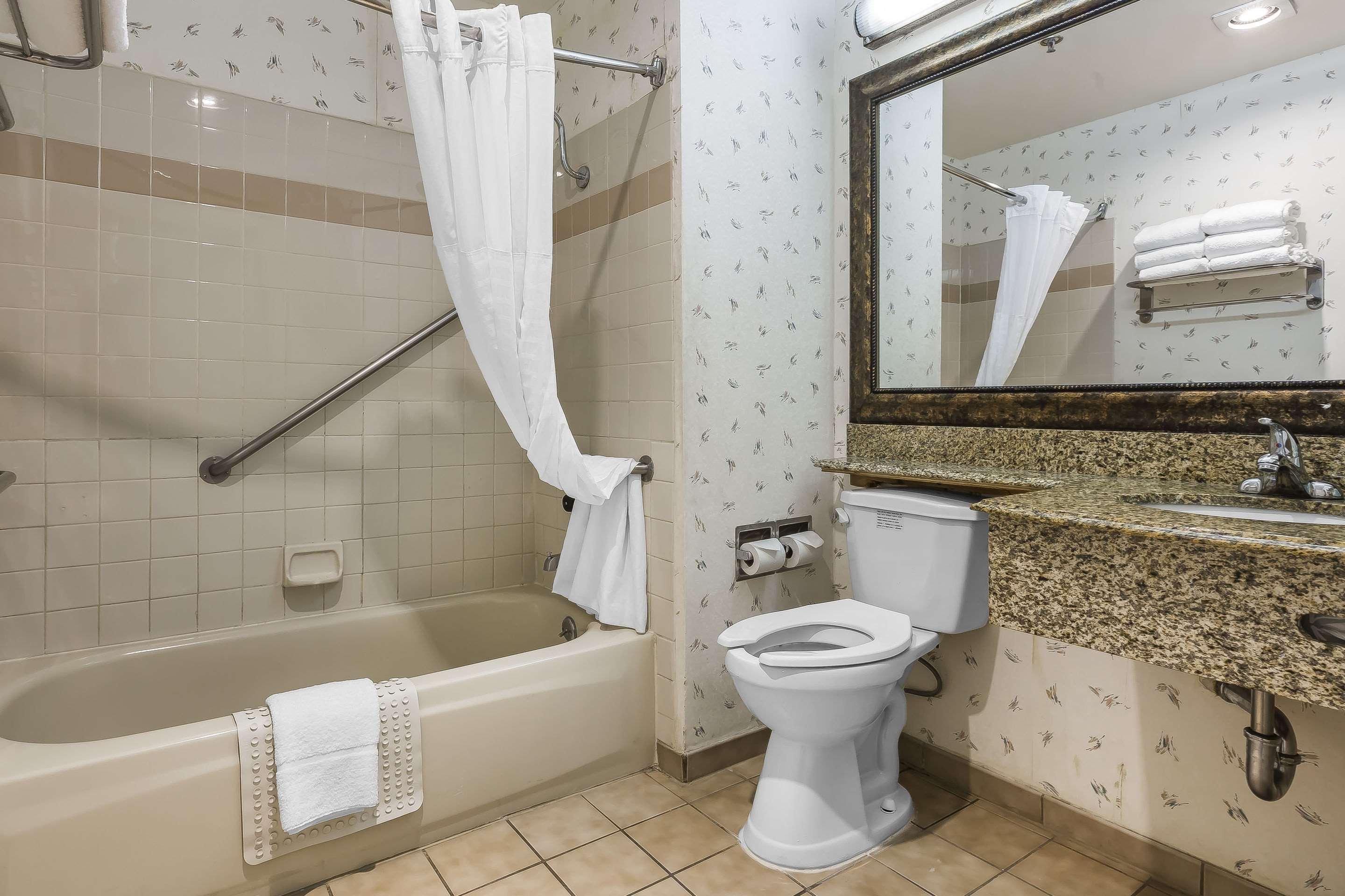 Quality Inn&suites Los Angeles Airport - Lax Hotel
