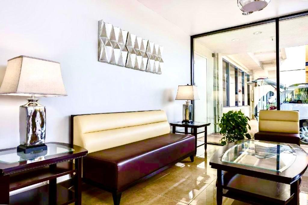 Quality Inn&suites Los Angeles Airport - Lax Hotel 3*