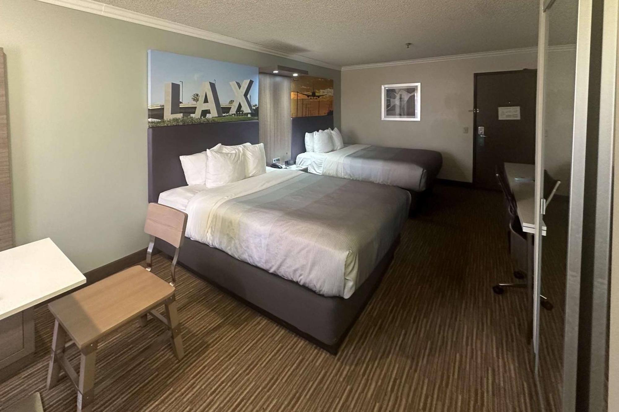 Quality & Angeles Airport - Lax Inglewood