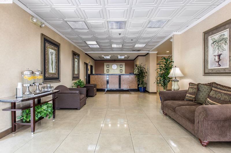 Hotel Quality & Angeles Airport - Lax 3*
